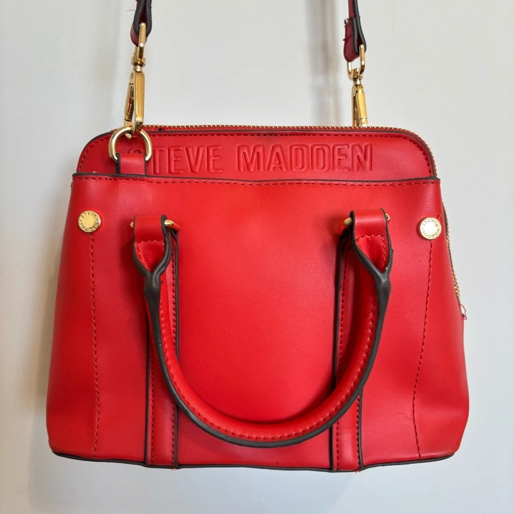 Steve Madden Satchel Messenger Crossbody Bag Crimson Red PU Leather Gold‎ Accent
